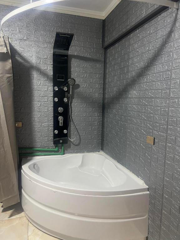 Koupelna v ubytování JubingeHotel 聚滨阁民宿