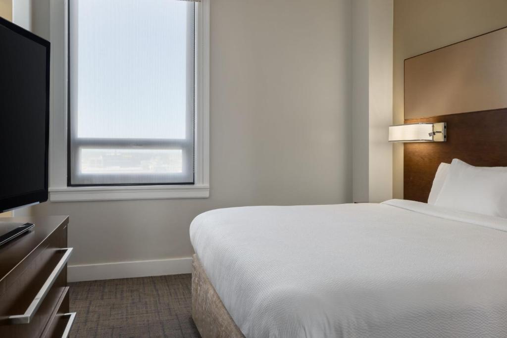 Residence Inn by Marriott Omaha Downtown Old Market Area - Suite King De Dos Dormitorios