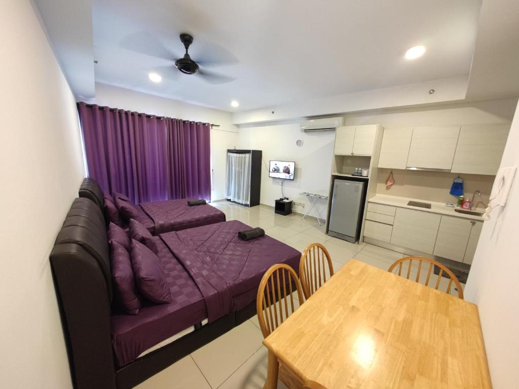 Kuchyň nebo kuchyňský kout v ubytování Wan's Homestay i-City
