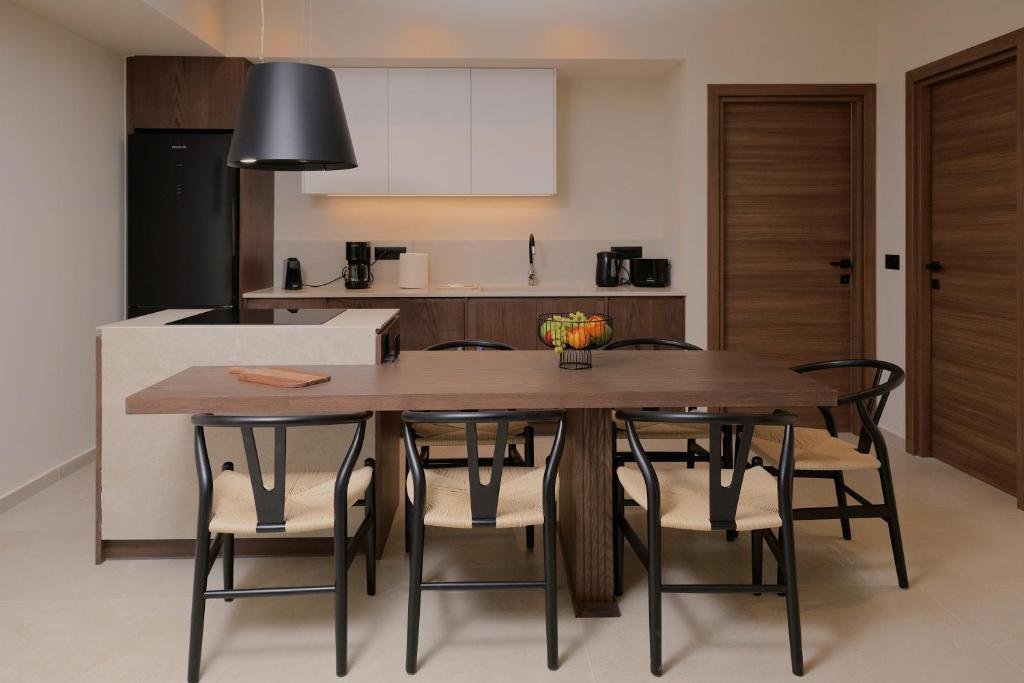Kuchyň nebo kuchyňský kout v ubytování The Z Suites