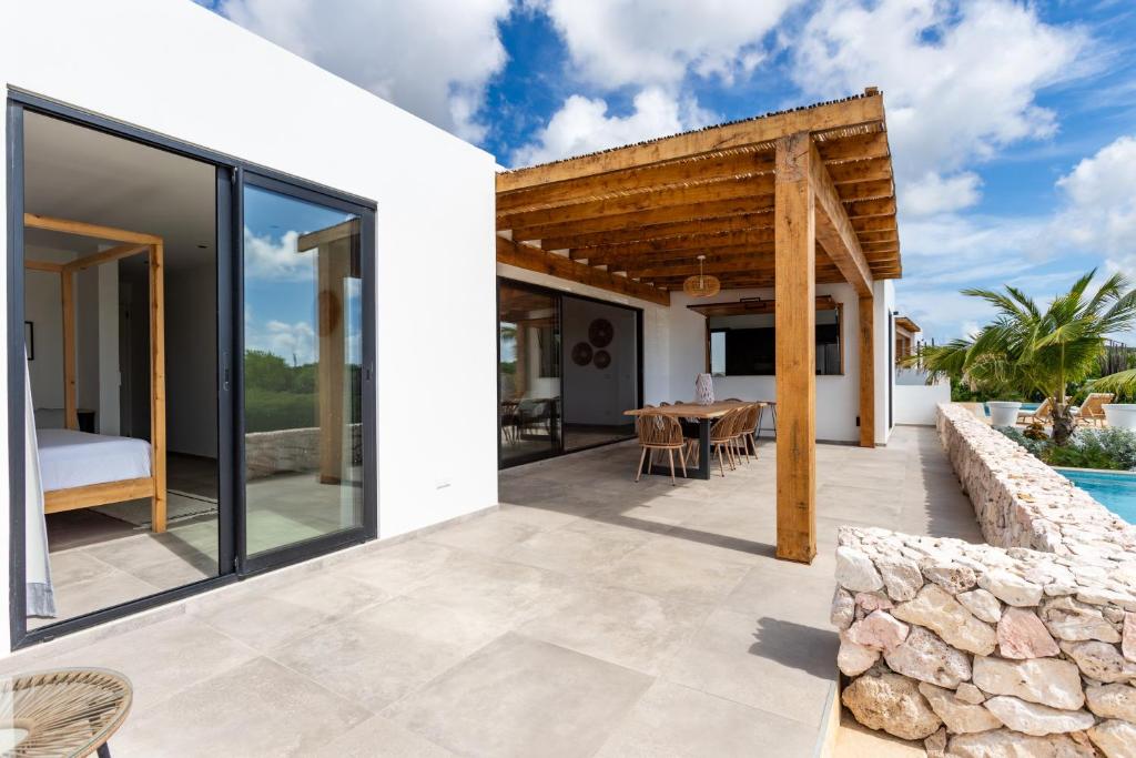 Patio nebo venkovní prostory v ubytování LXRY Villas