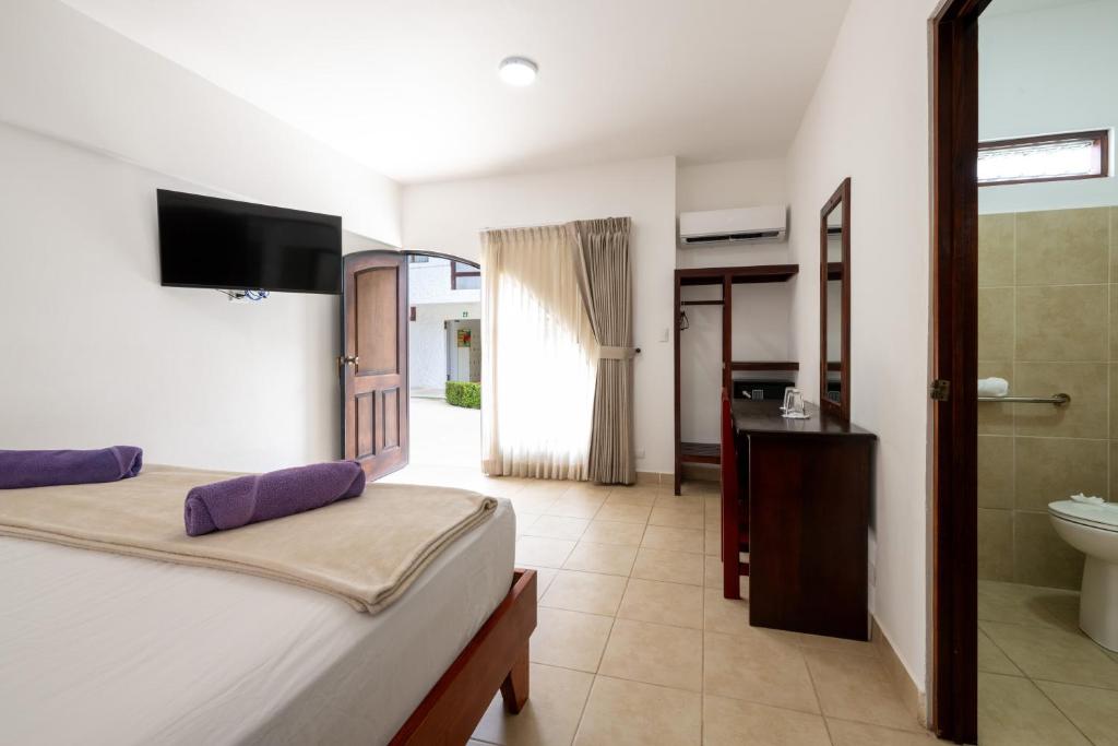 Fuego del Sol Beachfront Hotel photo