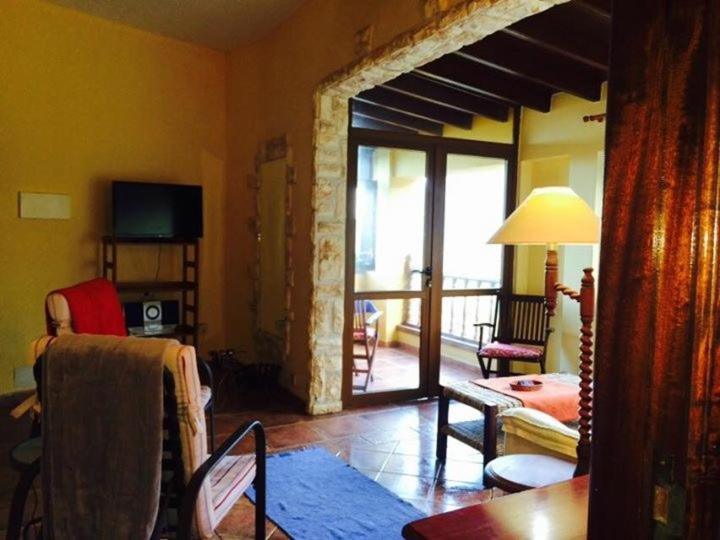 A television and/or entertainment centre at Finca Santa Catalina