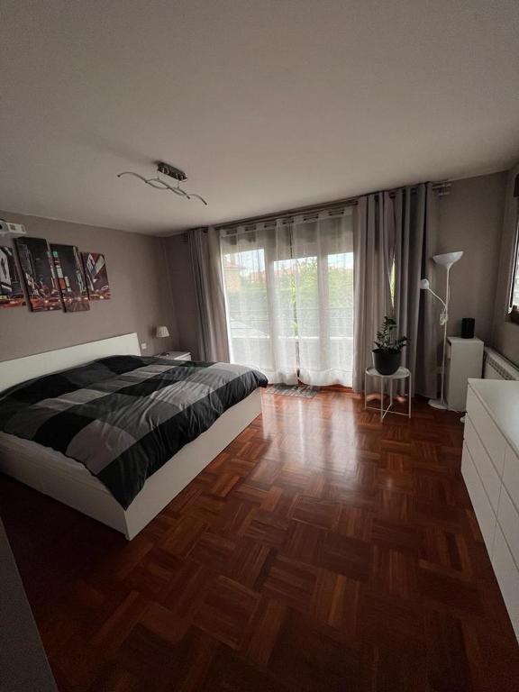 Postel nebo postele na pokoji v ubytování VILLA TOMILLARES