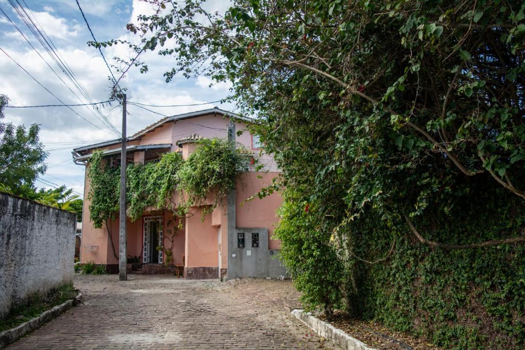 Το κτήριο όπου στεγάζεται  το πανδοχείο