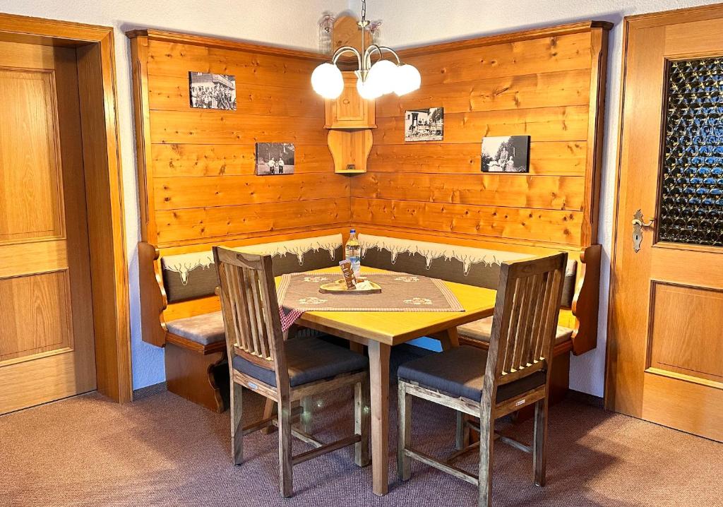 Ferienwohnungen Ortner-Hof inkl. Chiemgaukarte - Two-Bedroom Apartment