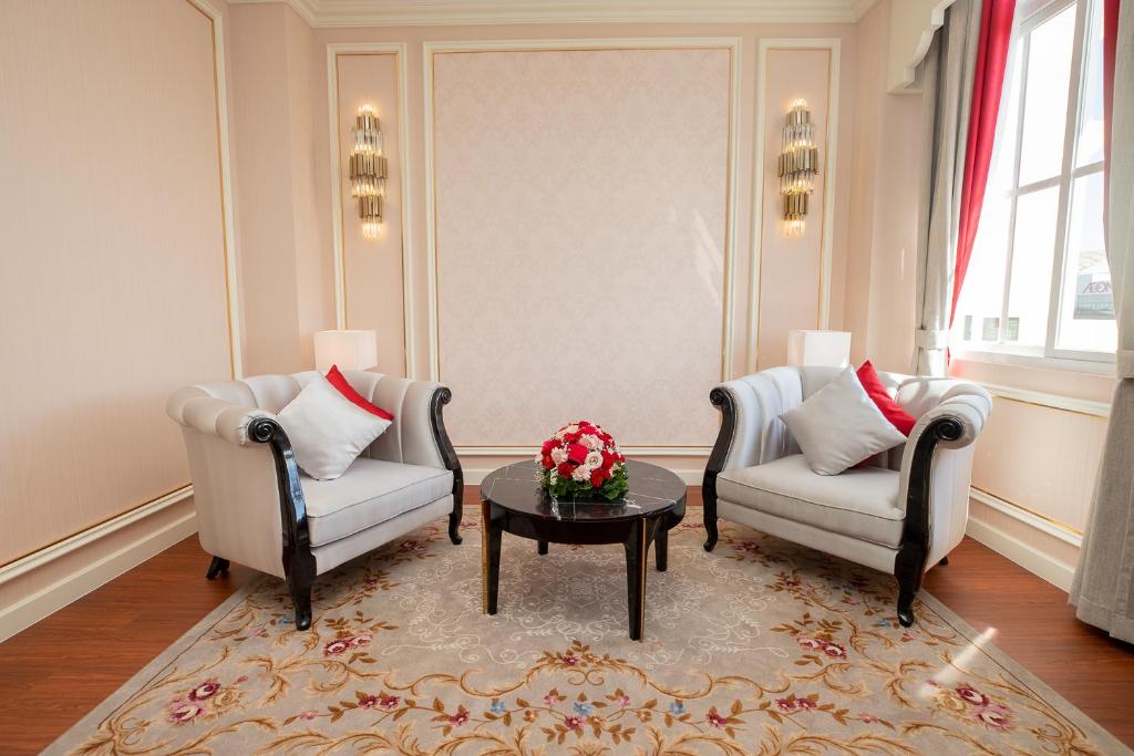 Posezení v ubytování THE PREMIER PALACE HOTEL AND SPA