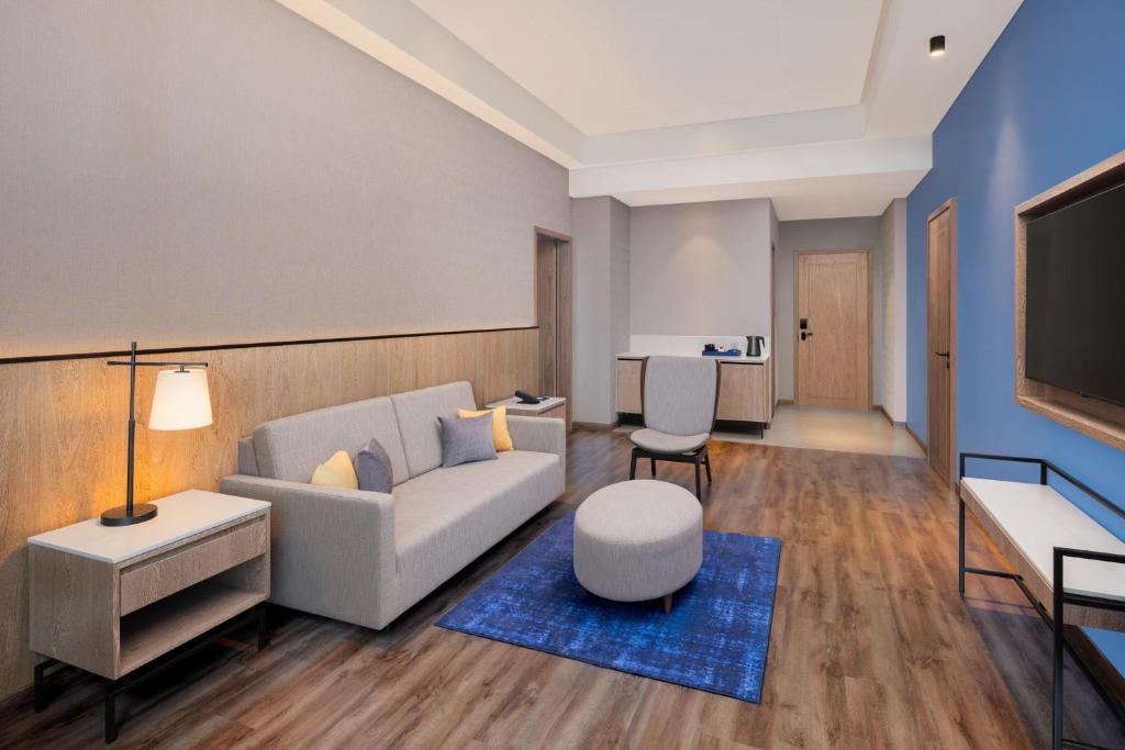 Posezení v ubytování Four Points by Sheraton Nashik