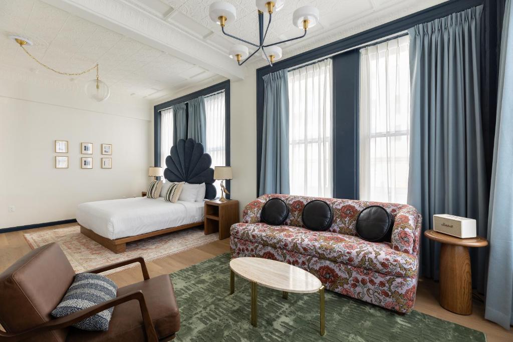 Granger Hotel San Diego Downtown Gaslamp Quarter, a Member of Design Hotels photo