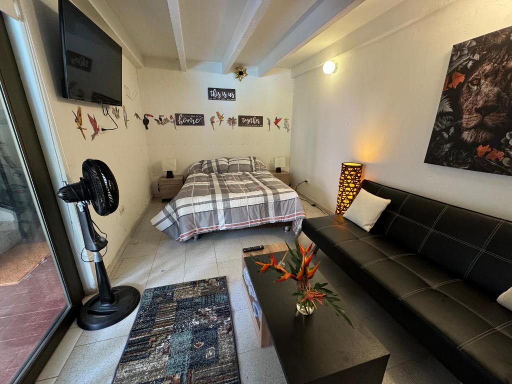 Giường trong phòng chung tại Pool Suite Finca El Remanso La Vega