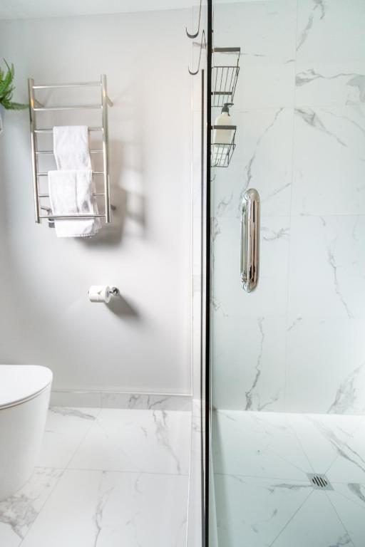 2 bed 2 bath with Carpark near Canterbury University - Resim 8