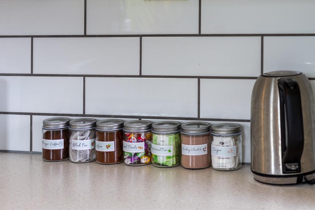 Coastal Comfort Spacious 3BR Getaway in Redcliffs - Resim 24