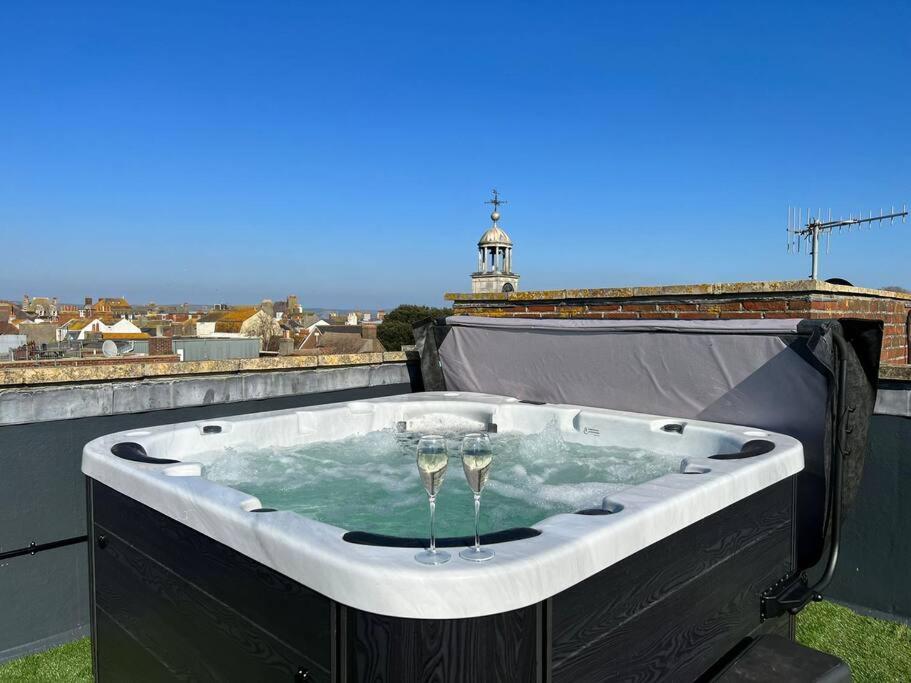 Fotografie z fotogalerie ubytování Harbourside Hot Tub Penthouse v destinaci Weymouth