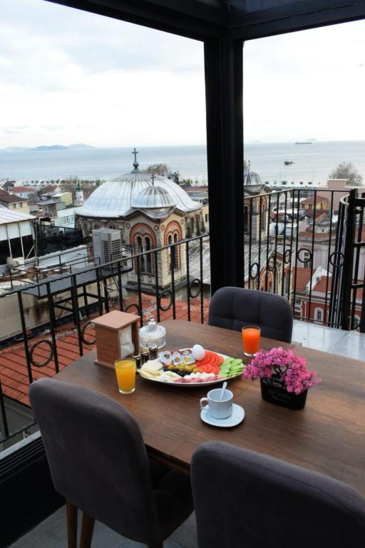 فضای داخلی Sabina Hotel near Grand Bazaar, city center در استانبول - تصویر ۳