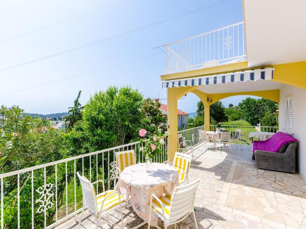 Villa Bind - Superior Double Room with Patio and Garden View R2