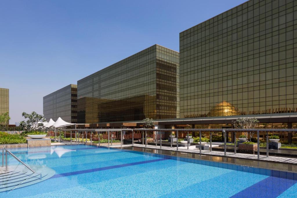 Bazén v ubytování City of Dreams - Nobu Hotel Manila nebo v jeho okolí