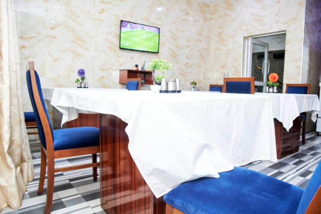 TV a/nebo společenská místnost v ubytování Credence Resorts Aco