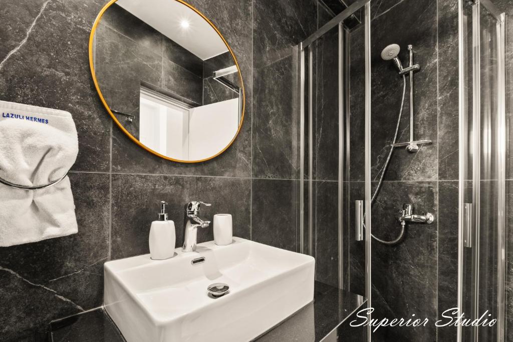 Koupelna v ubytování Lazuli Hermes Apartments