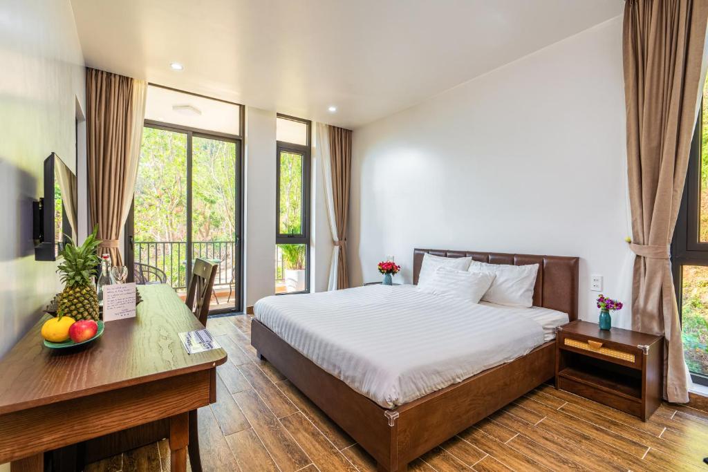 Rocky Mountain Homestay Cat Ba - Habitación Doble Deluxe Con Balcón