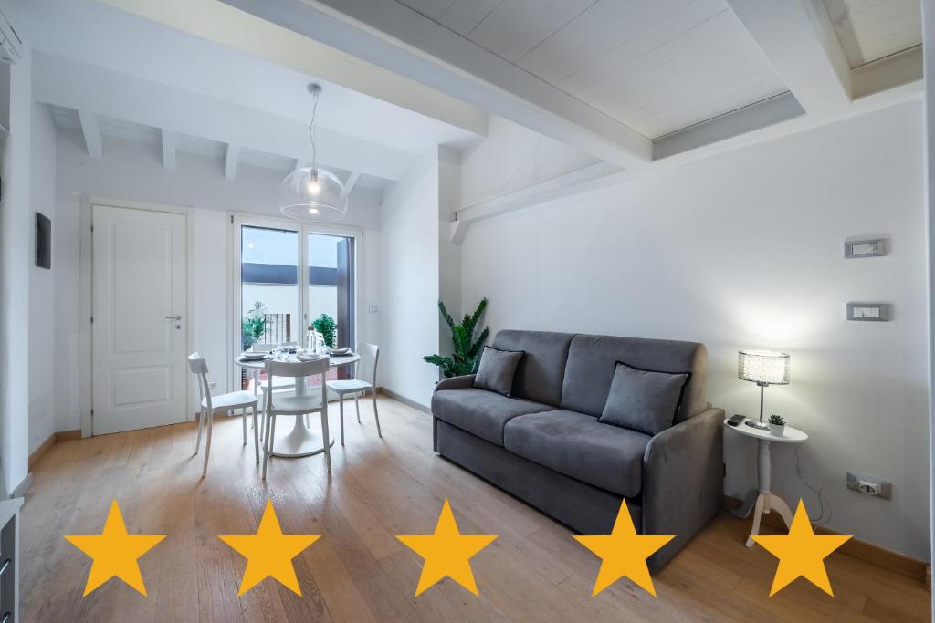 Χώρος καθιστικού στο LUXURY FLAT and FREE PARKING