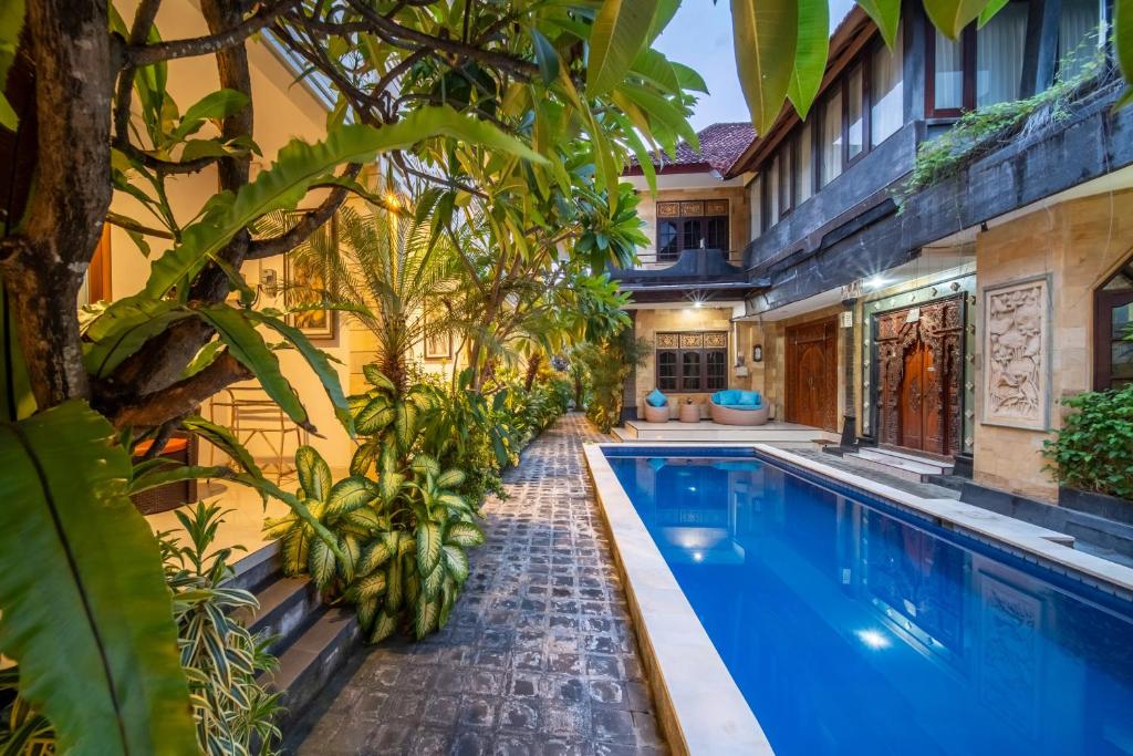 Kolam renang di atau di dekat The Kutaya