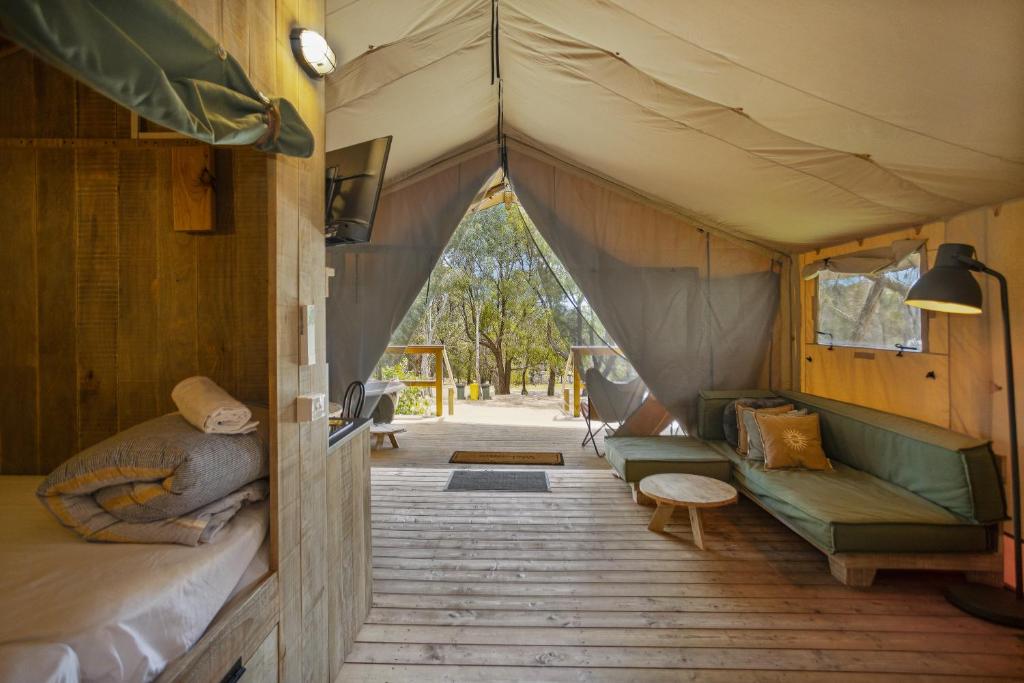Postel nebo postele na pokoji v ubytování Great Ocean Road Glamping