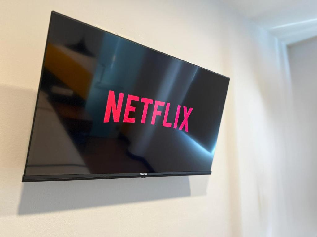 TV a/nebo společenská místnost v ubytování Smile Hotel Shah Alam ICity