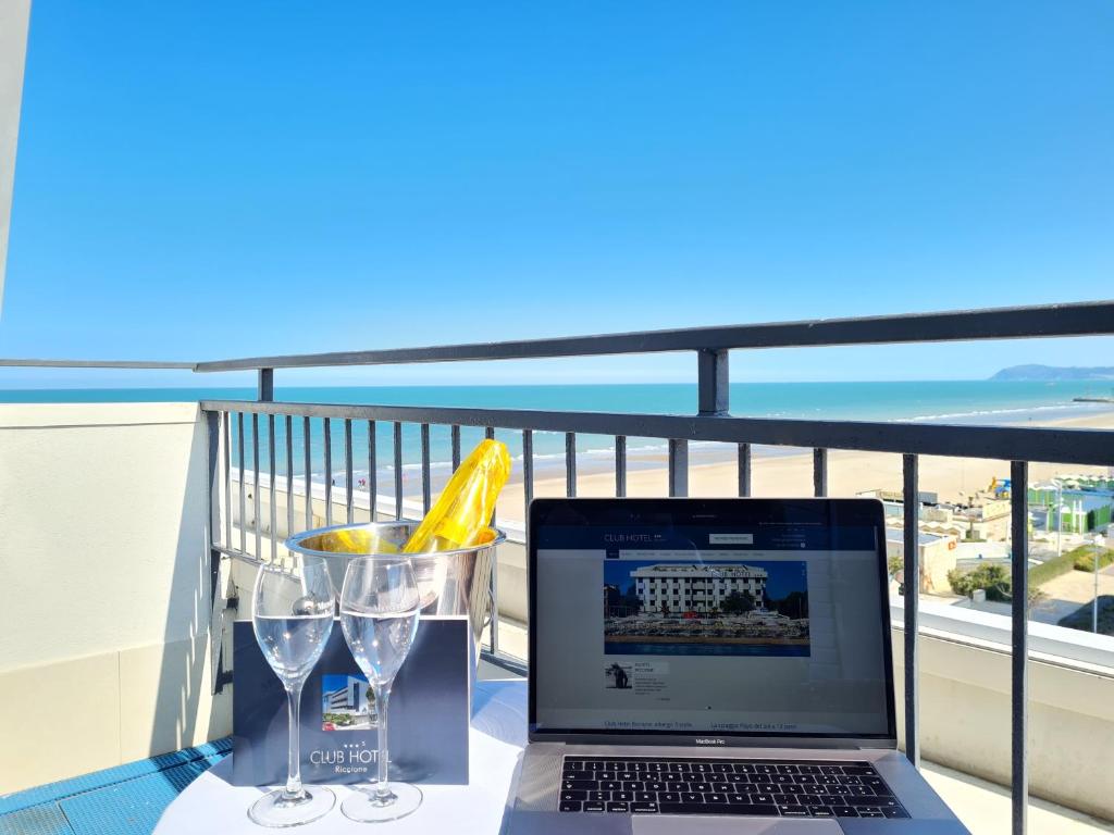 A balcony or terrace at Club Hotel