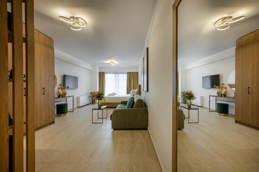 TV a/nebo společenská místnost v ubytování Cens Silver Luxury Suites