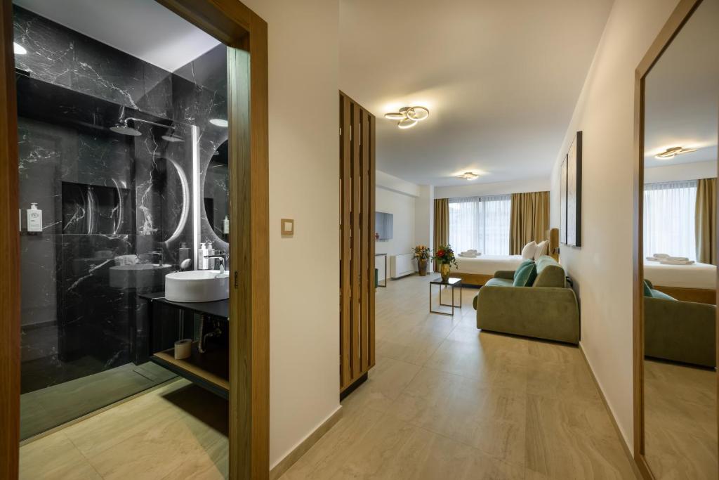 Koupelna v ubytování Cens Silver Luxury Suites