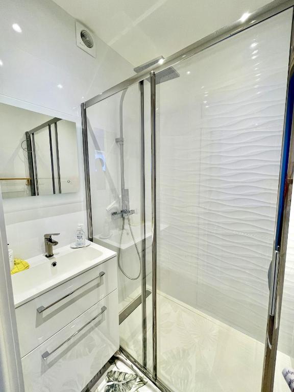 Kúpeľňa v ubytovaní Bella vista luxe 2 chambres