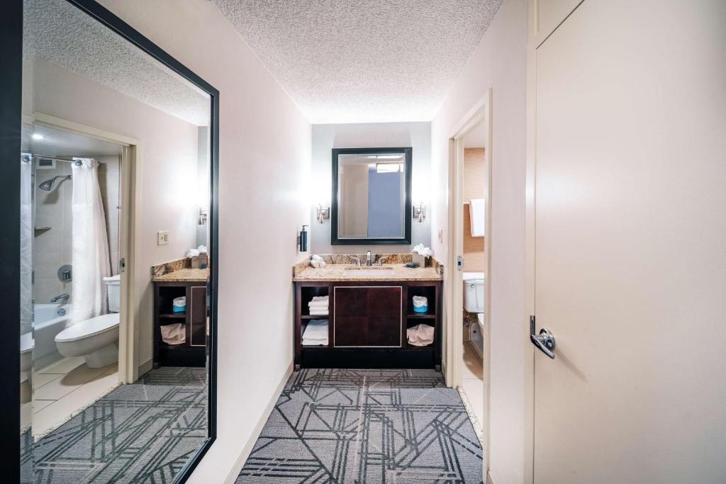 DoubleTree by Hilton Tulsa Downtown - Room King Con Vista A La Ciudad - Piso Alto