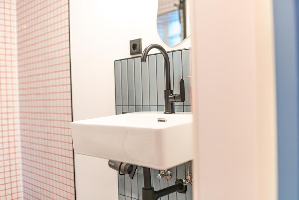 RetroPop Design Apartment , Designerzimmer für je 2 Personen, Top Lage, WIFI - Resim 45