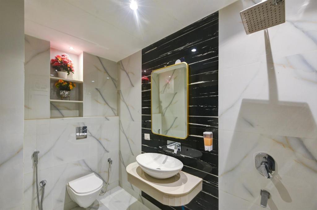 Bany a Hotel Baba Deluxe near New Delhi Railway Station and City Center -By RCG Hotels