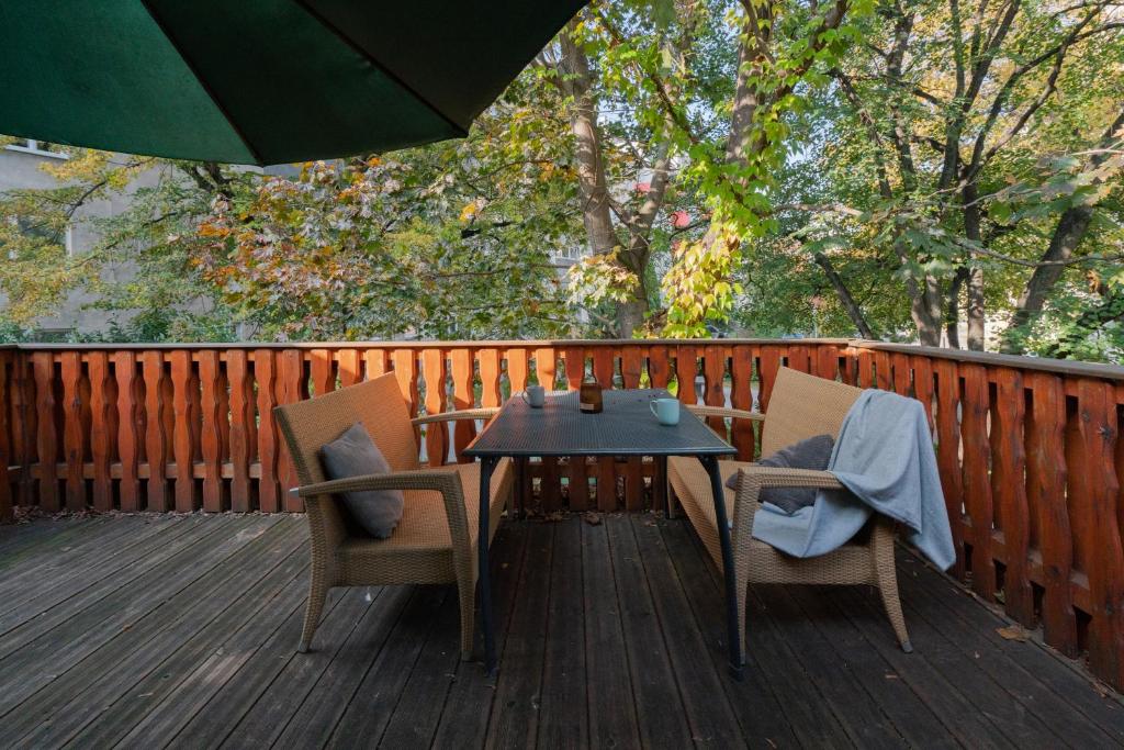 Balkón nebo terasa v ubytování Bessemer - Charming Cottage with Garden
