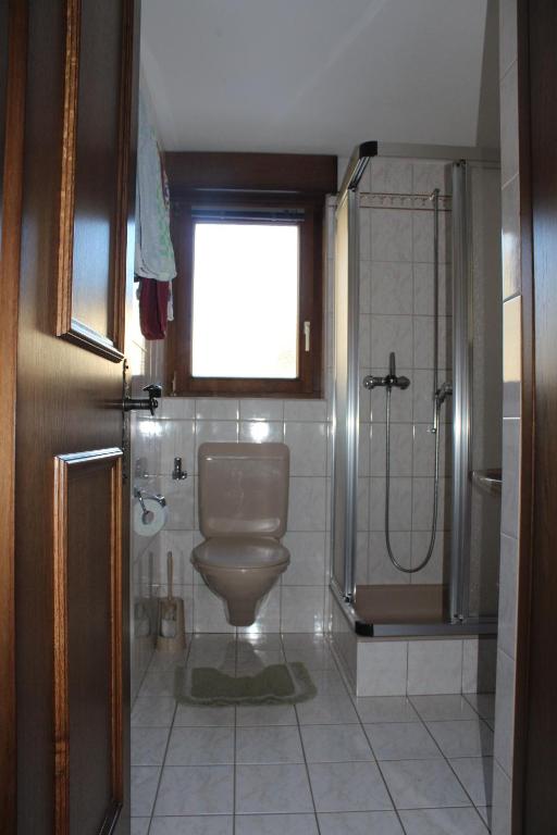 Koupelna v ubytování Ferienwohnung Silberdistel, Saastalstrasse 178