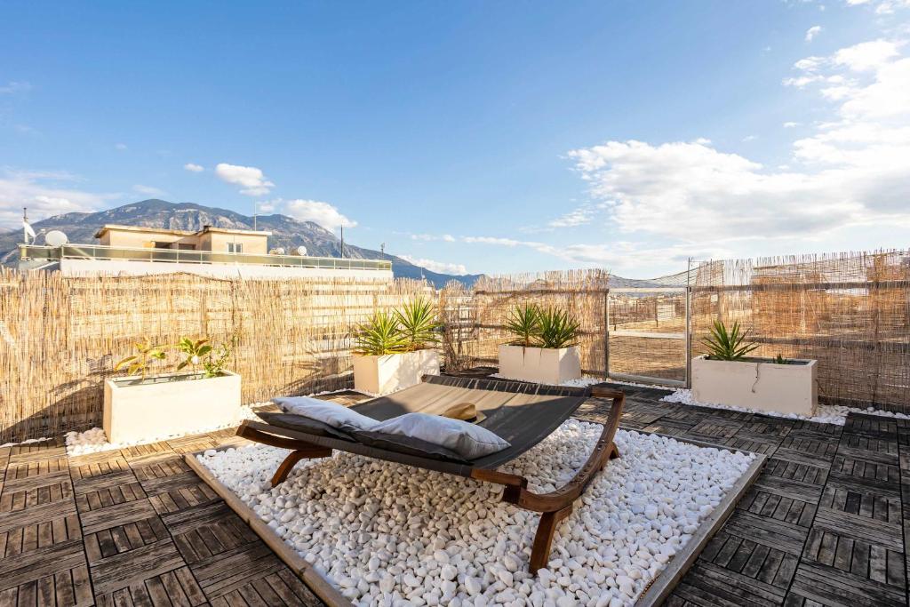 Urban Nest - Loft with Private Rooftop Garden, Kalamata (updated prices ...