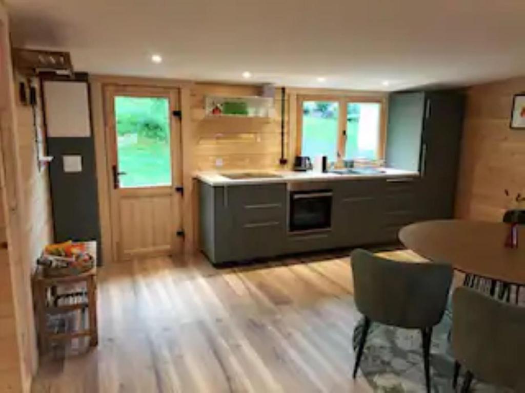 Kuhinja oz. manjša kuhinja v nastanitvi Chalet Oz