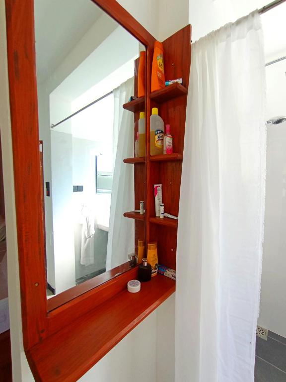 Koupelna v ubytování Thusara Guesthouse