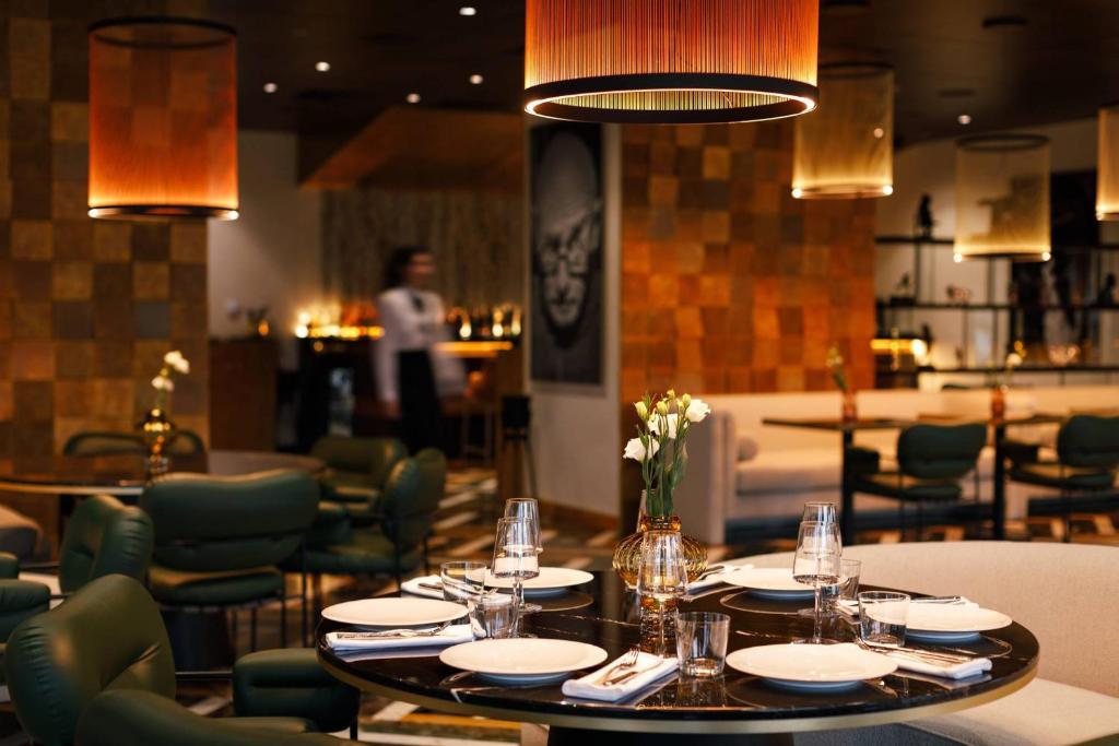 Restaurace v ubytování Ambassadori Tbilisi Hotel
