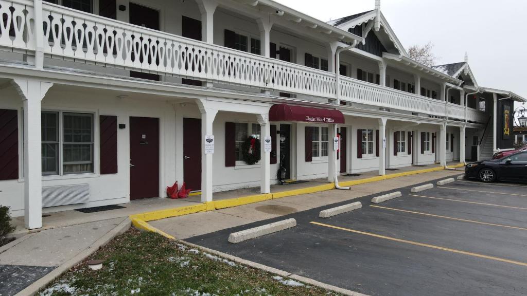The Chalet Motel photo