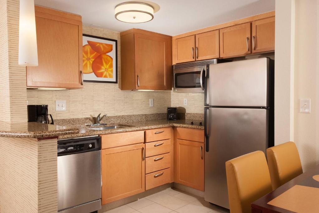 Residence Inn Fort Myers Sanibel - Queen Suite Met 1 Slaapkamer En Slaapbank