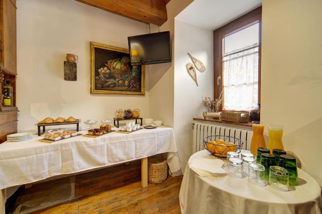 TV a/nebo společenská místnost v ubytování Casa Jansú