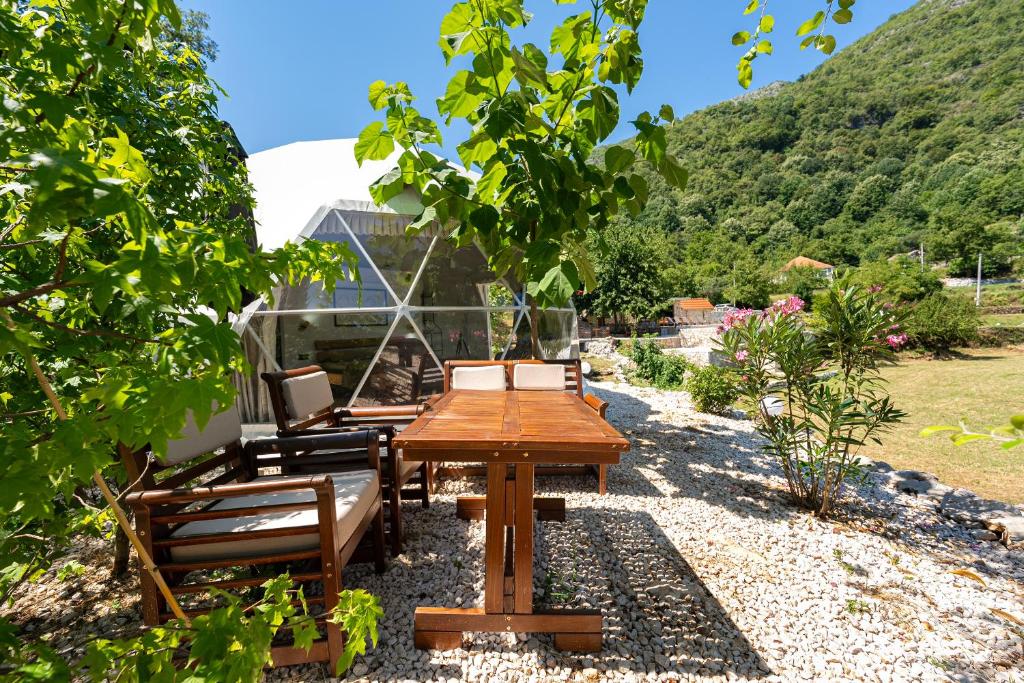 Příroda nedaleko luxury tent
