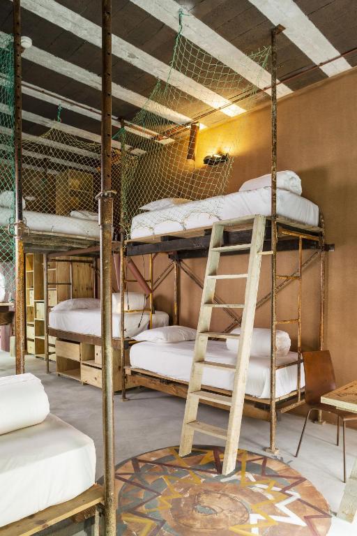 Noah Surf House Portugal - 5