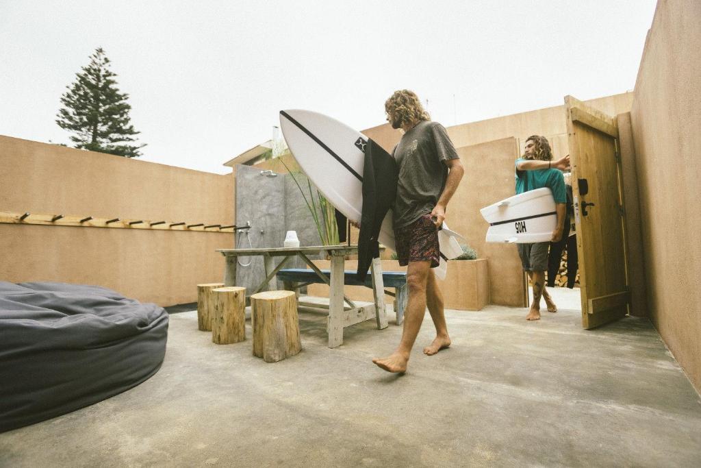 Noah Surf House Portugal - 9