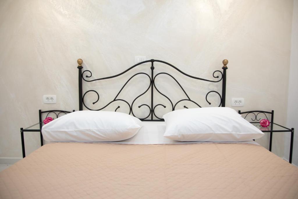 Village Anto Fira - 3