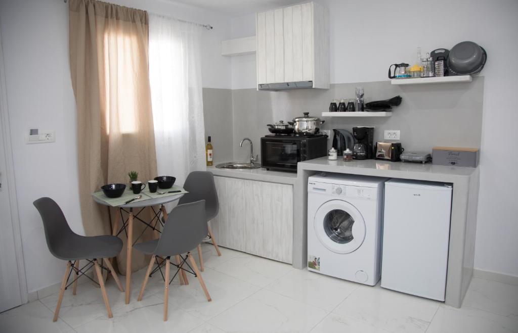 Village Anto Fira - 4