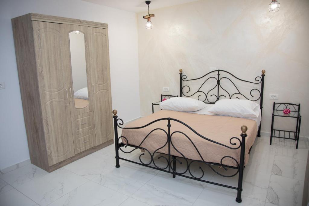 Village Anto Fira - 18