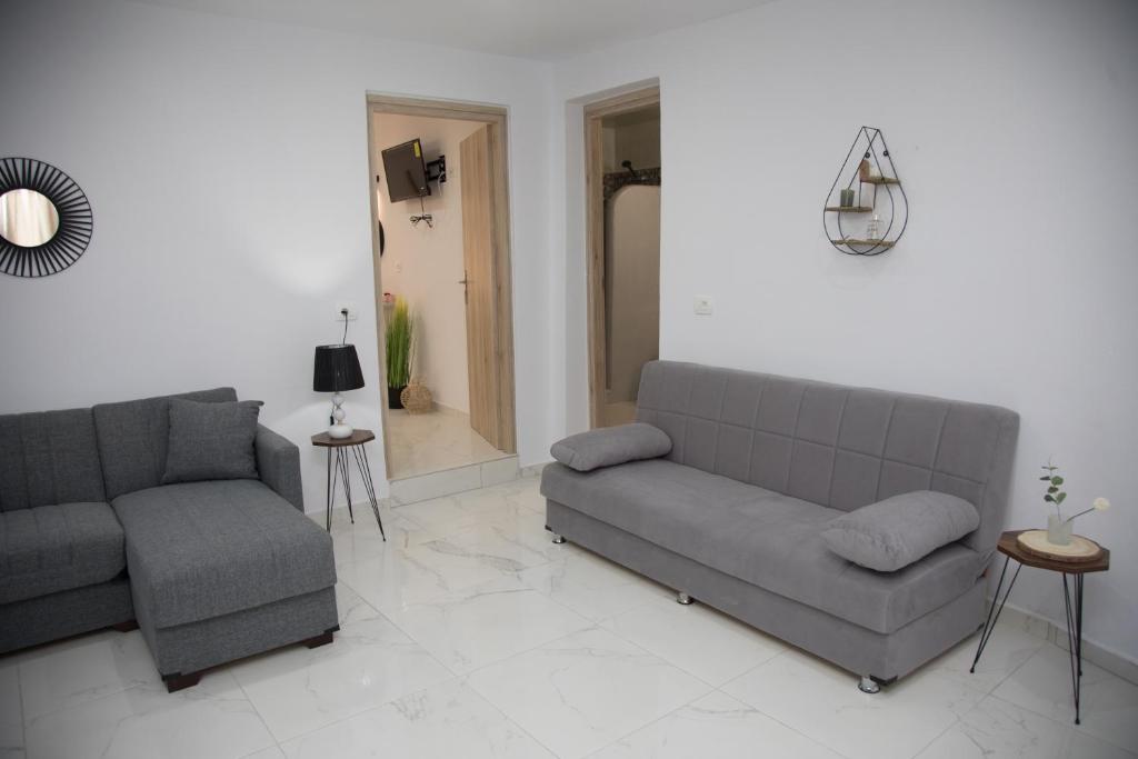 Village Anto Fira - 16